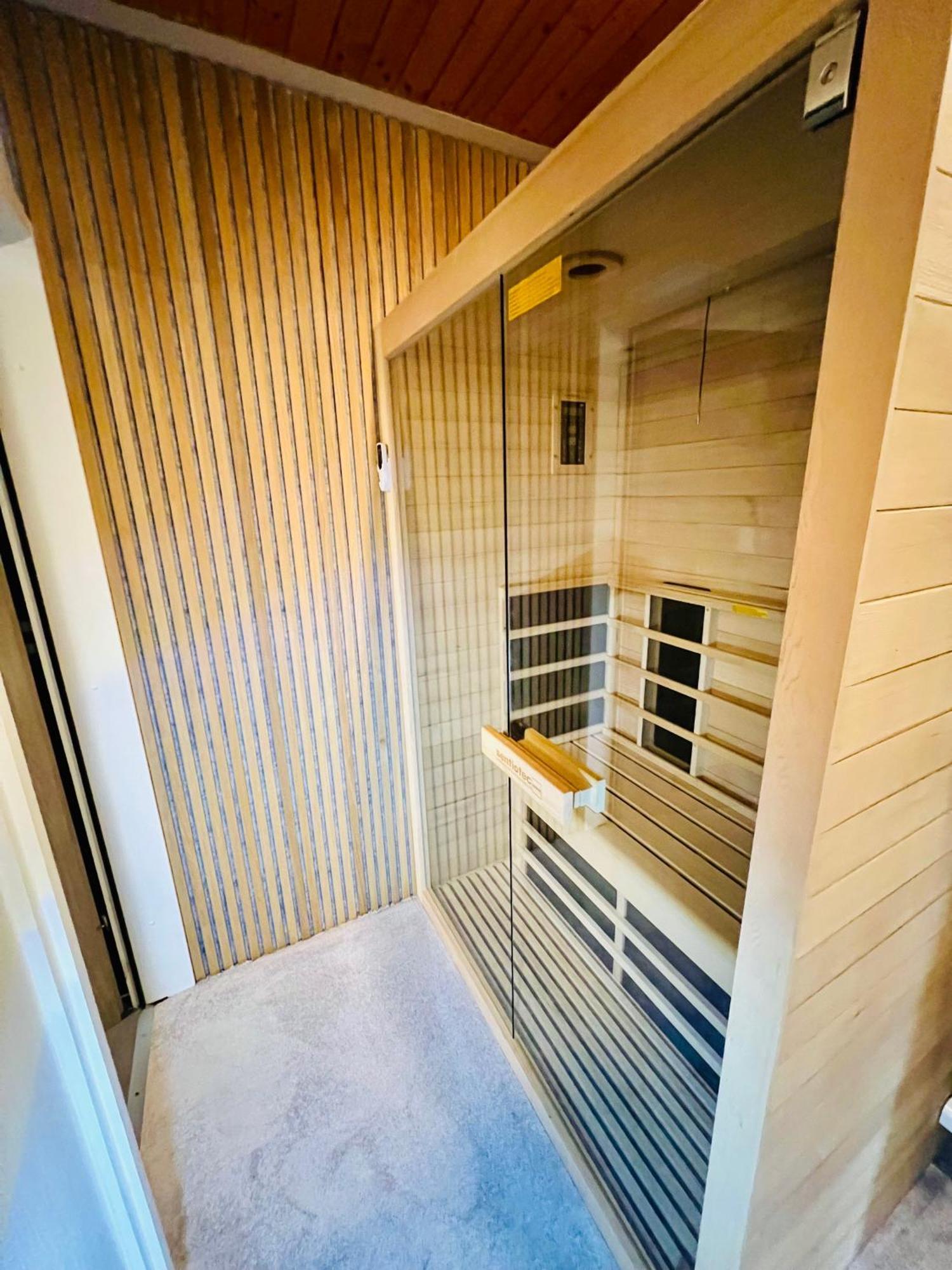 Mitten Im Schwarzwald Mit Infrarot-Sauna Und Garagenparkplatz Schönwalde Екстериор снимка